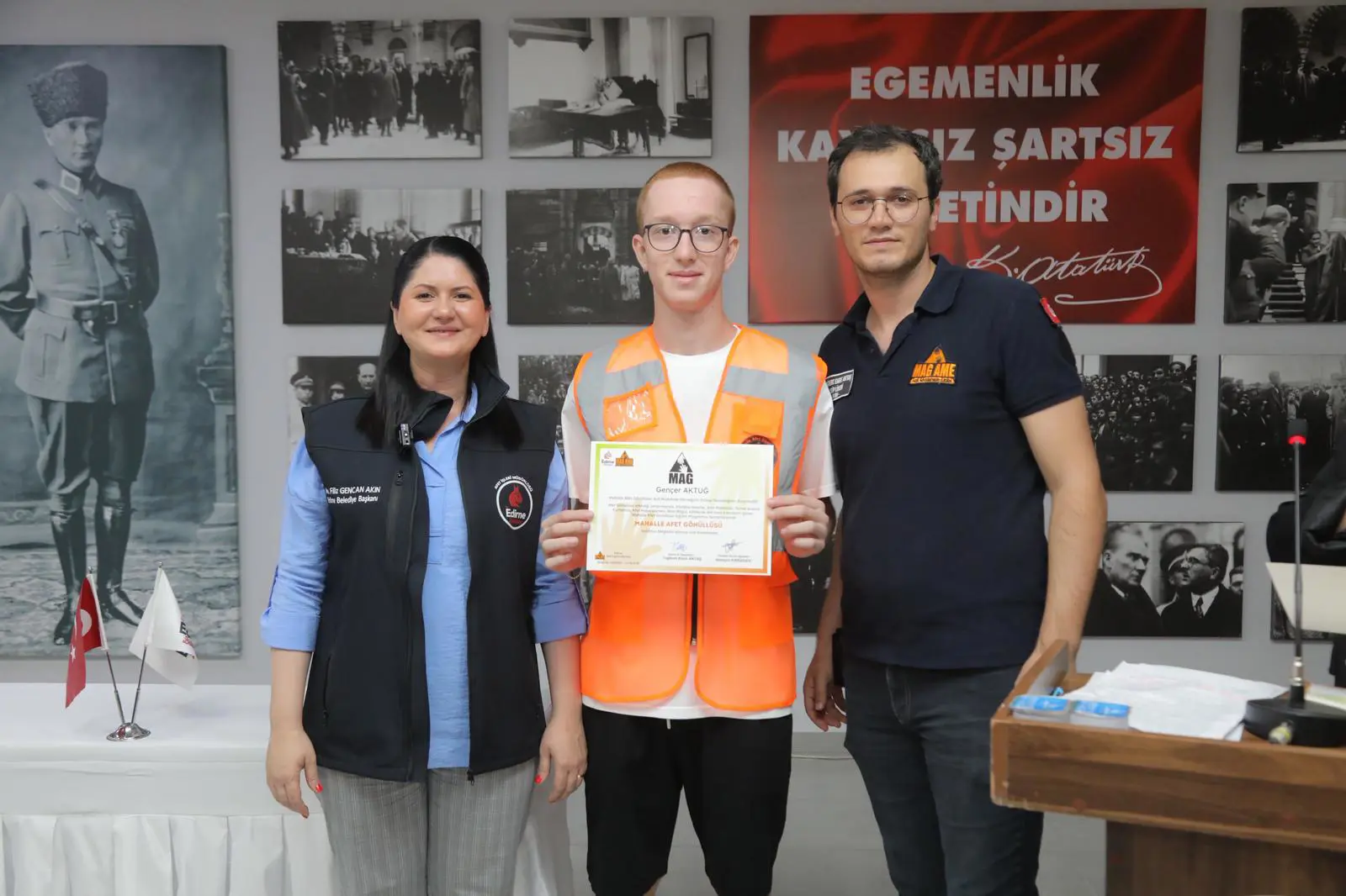 EDİRNE BELEDİYESİ’NDEN 17 AĞUSTOS MARMARA DEPREMİ’NİN 26. YILINDA ANMA PROGRAMI galeri görseli